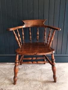 wVefSBOR_Antique English Smokers Captains Bow Chair (1).jpg